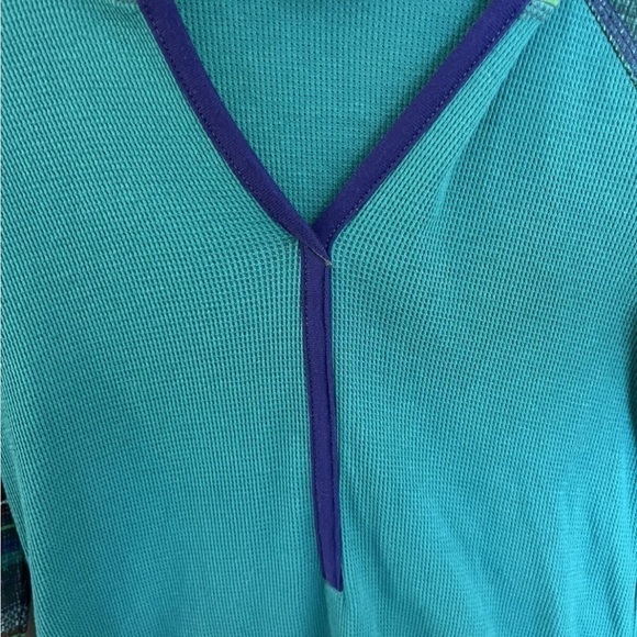 Columbia hooded waffle knit long sleeve - Picture 3 of 11